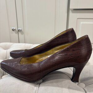 Vintage Italian Brown Leather Pointed Heel - Carloyn Roehm